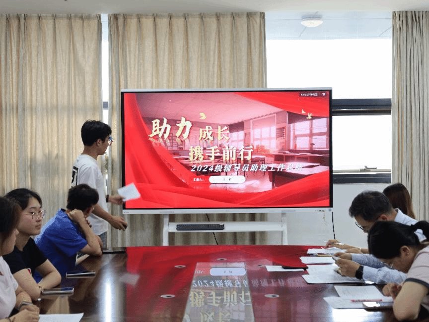 进一步激发辅导员助理在新生ou体育官